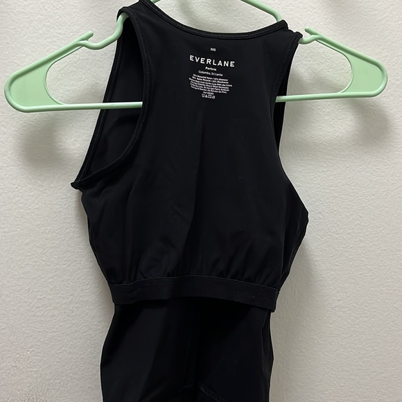 Everlane Perform Tank - Picture 5 of 5